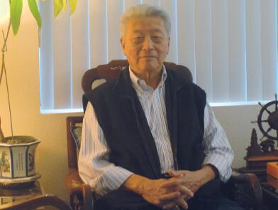 美国华裔长青书局的创办人 毕生钟情文化传播